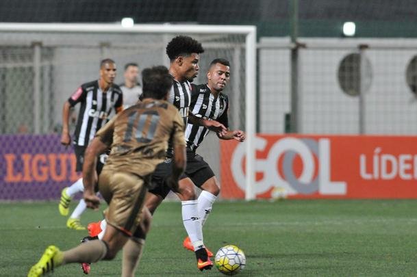 Imagens do jogo entre Atltico e Sport no Independncia