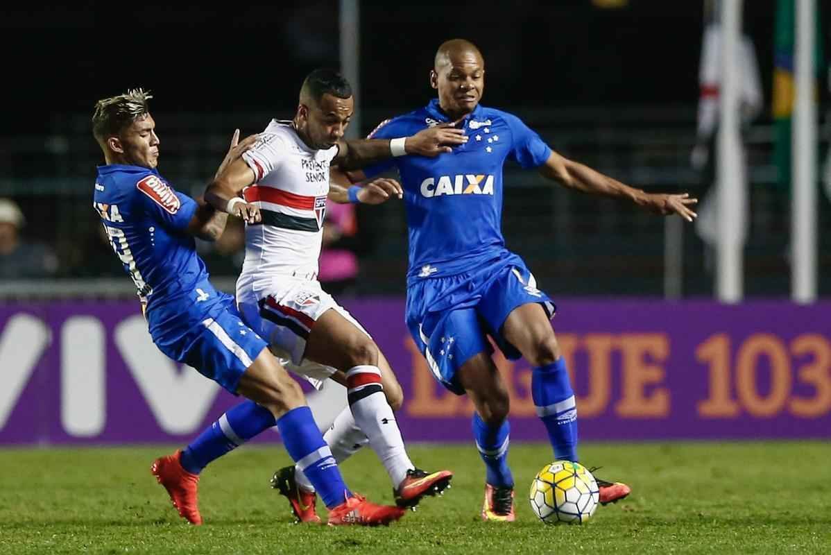 Fotos do jogo entre So Paulo e Cruzeiro, no Morumbi, pela 25 rodada do Campeonato Brasileiro