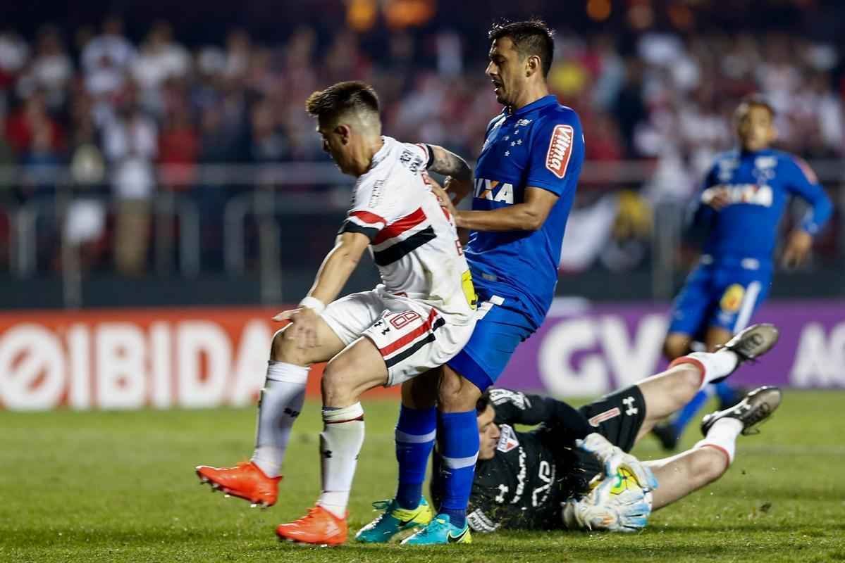 Fotos do jogo entre So Paulo e Cruzeiro, no Morumbi, pela 25 rodada do Campeonato Brasileiro