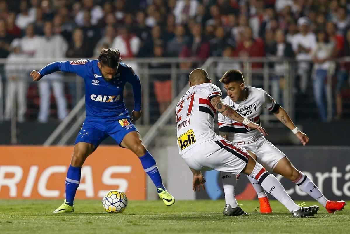 Fotos do jogo entre So Paulo e Cruzeiro, no Morumbi, pela 25 rodada do Campeonato Brasileiro