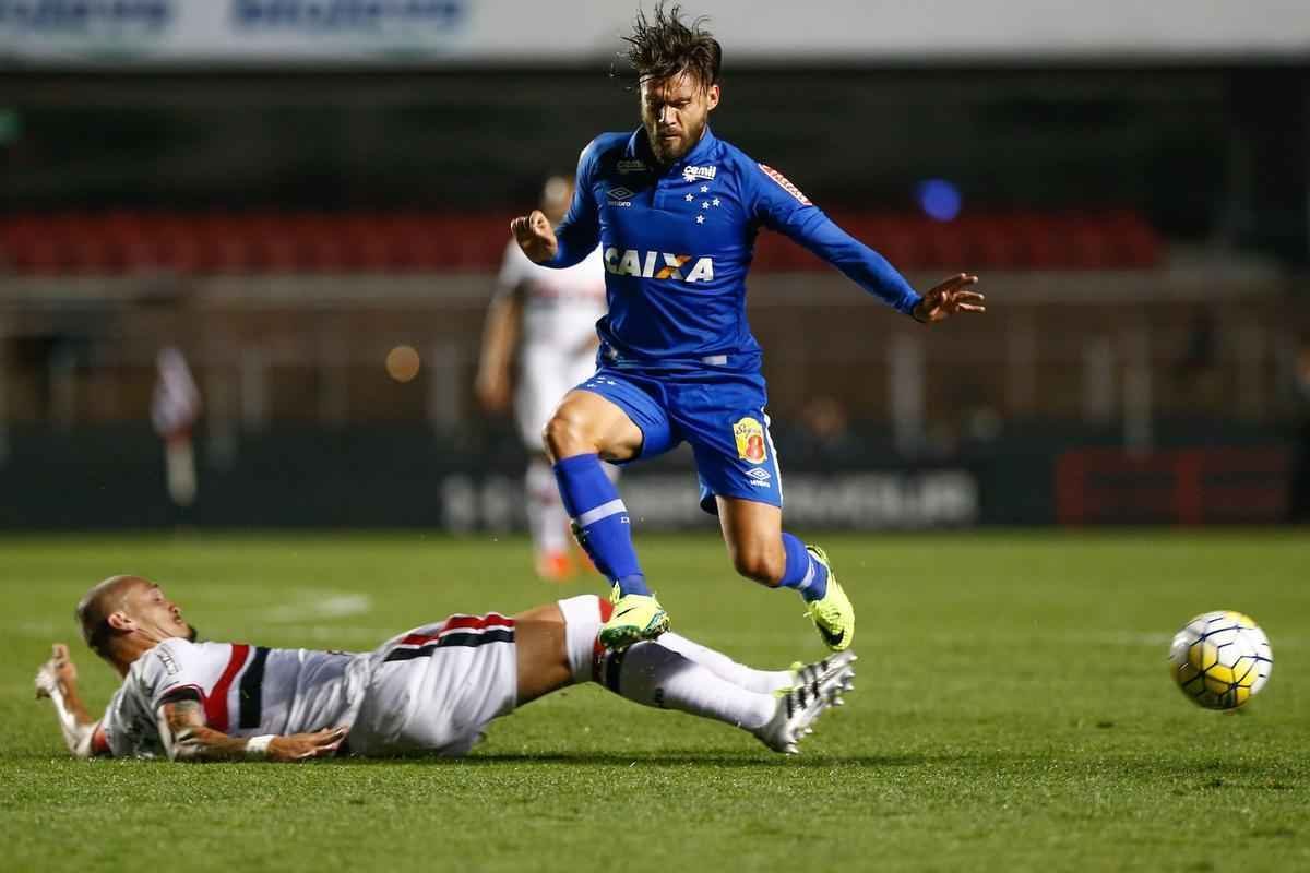 Fotos do jogo entre So Paulo e Cruzeiro, no Morumbi, pela 25 rodada do Campeonato Brasileiro