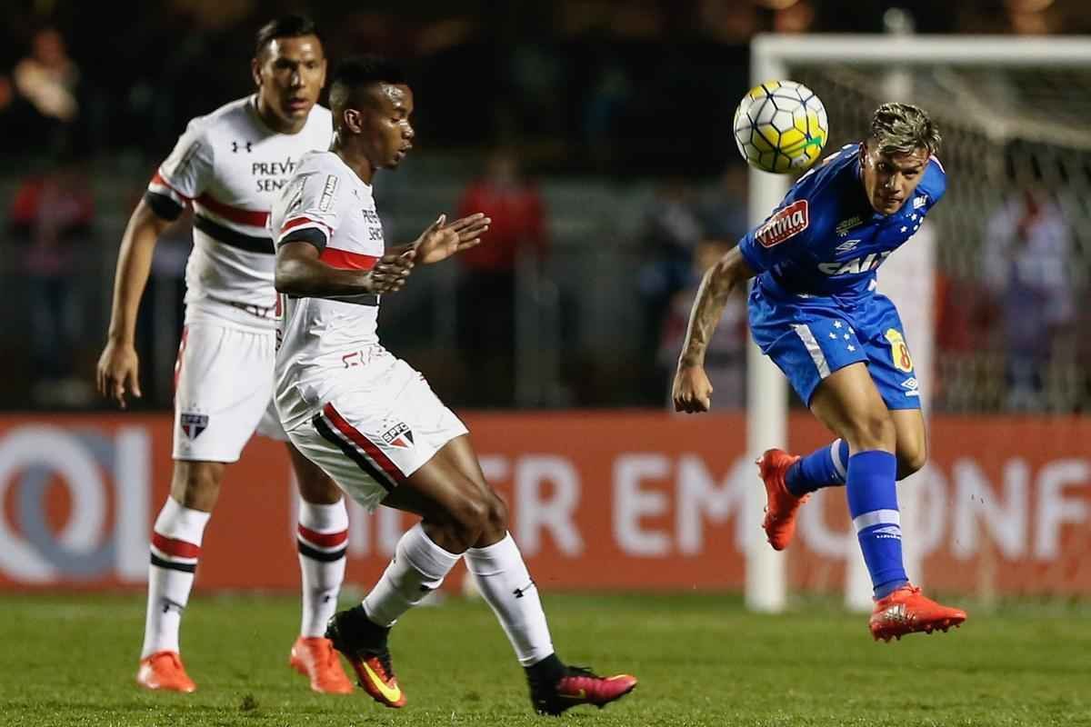 Fotos do jogo entre So Paulo e Cruzeiro, no Morumbi, pela 25 rodada do Campeonato Brasileiro
