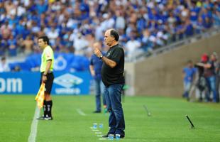 Imagens do primeiro tempo do clssico entre Cruzeiro e Atltico, no Mineiro