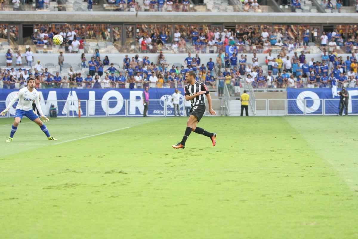 Imagens do segundo tempo do clssico entre Cruzeiro e Atltico, no Mineiro