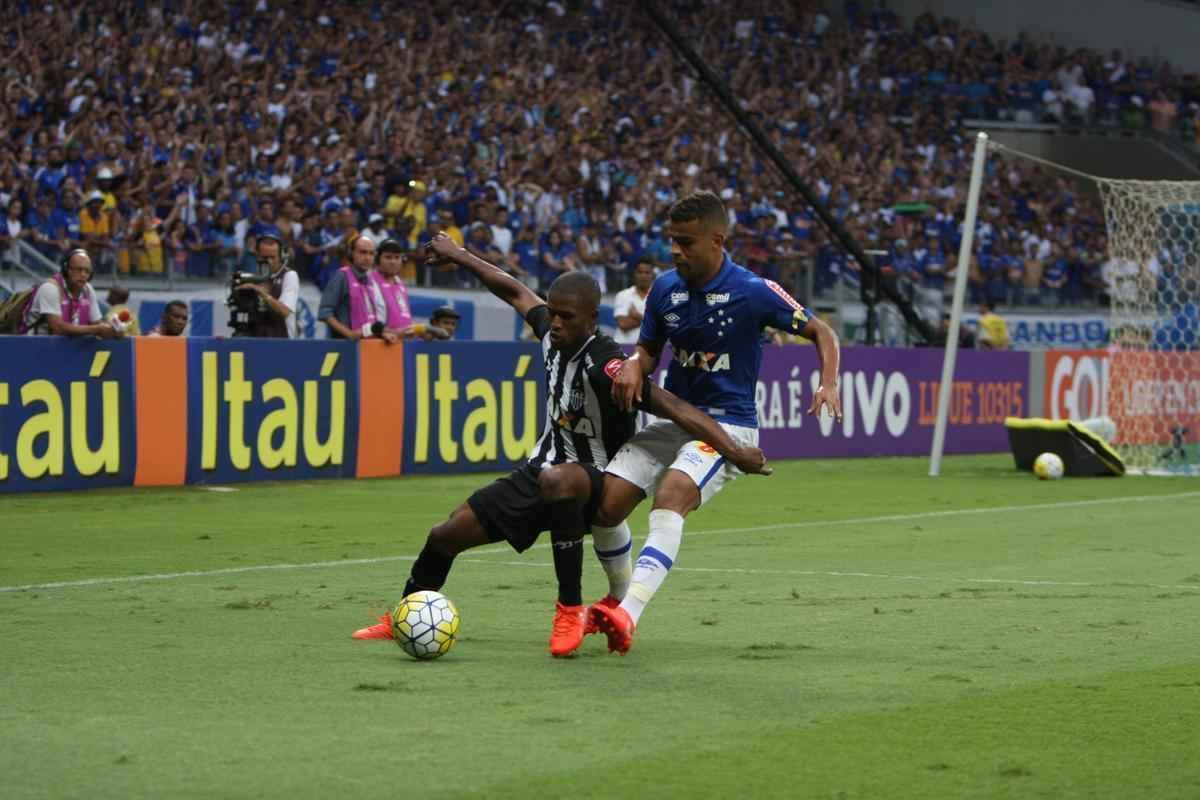 Imagens do segundo tempo do clssico entre Cruzeiro e Atltico, no Mineiro
