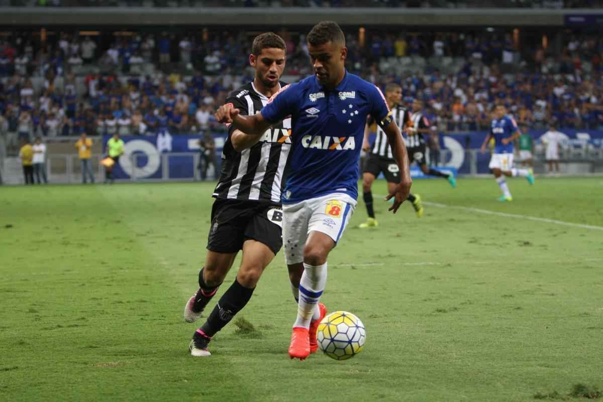 Imagens do segundo tempo do clssico entre Cruzeiro e Atltico, no Mineiro