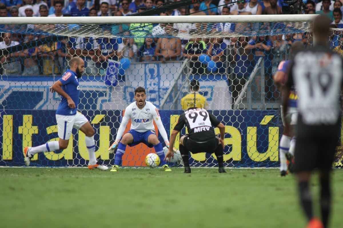 Imagens do segundo tempo do clssico entre Cruzeiro e Atltico, no Mineiro