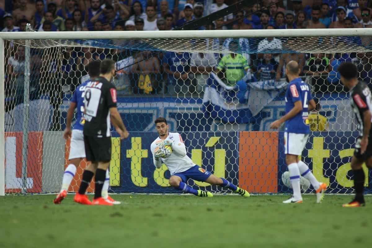 Imagens do segundo tempo do clssico entre Cruzeiro e Atltico, no Mineiro