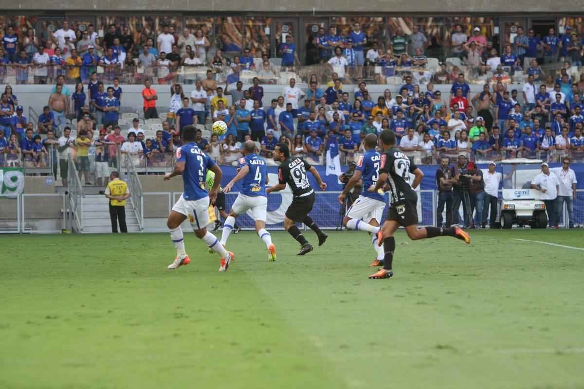 Imagens do segundo tempo do clssico entre Cruzeiro e Atltico, no Mineiro