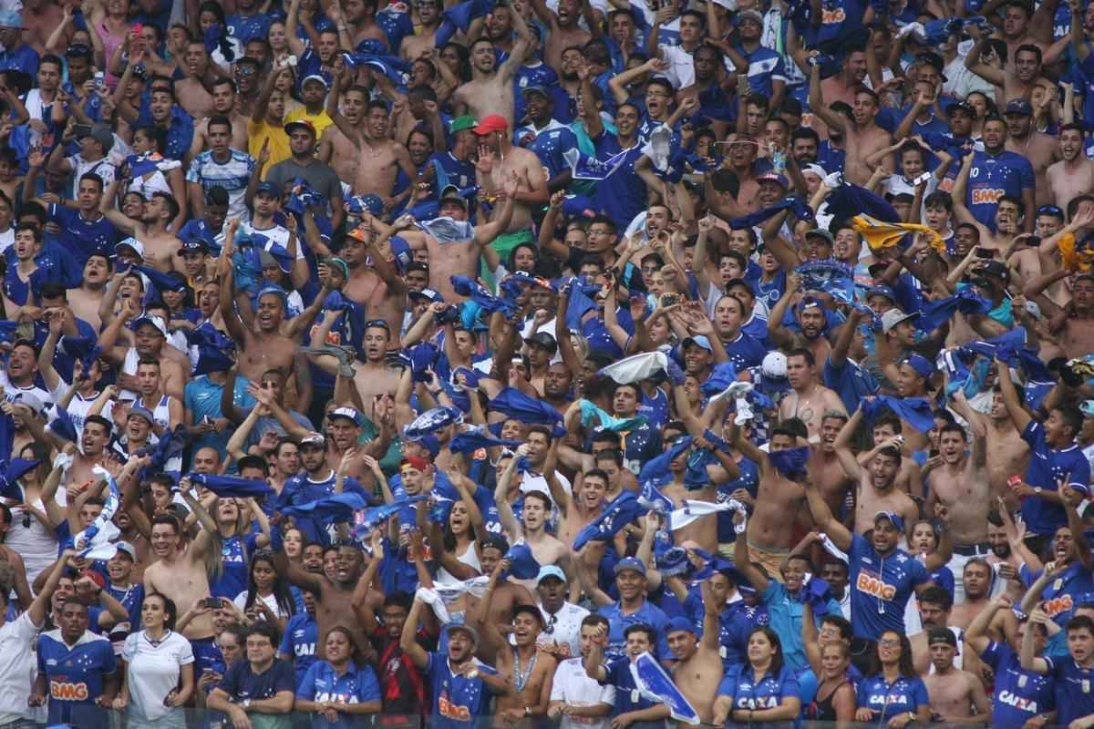 Imagens do segundo tempo do clssico entre Cruzeiro e Atltico, no Mineiro