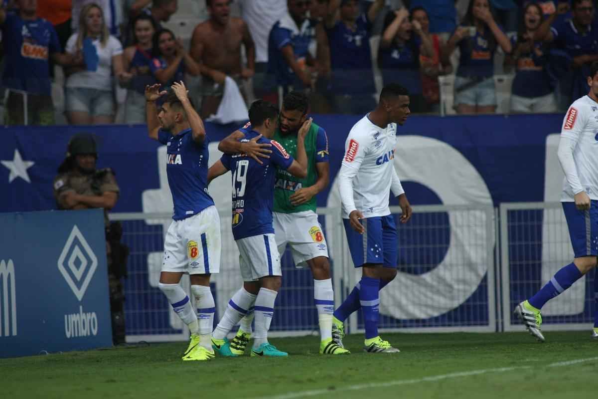Robinho marcou gol de empate do Cruzeiro no Mineiro