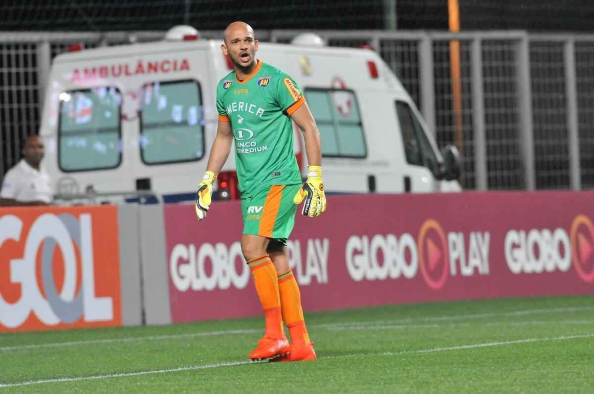 Imagens do jogo entre Amrica e Internacional no Independncia