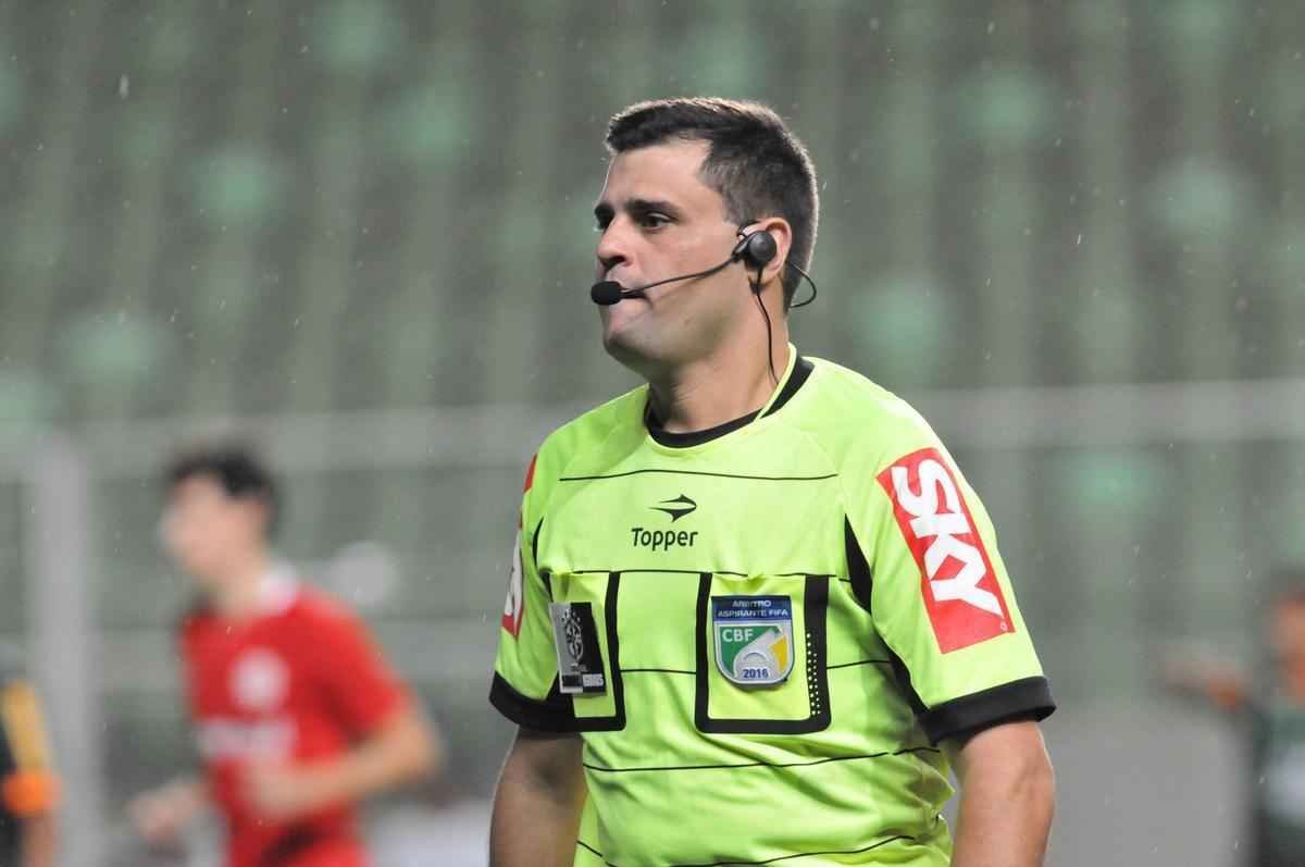 Imagens do jogo entre Amrica e Internacional no Independncia