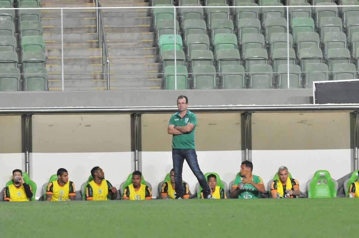 Imagens do jogo entre Amrica e Internacional no Independncia