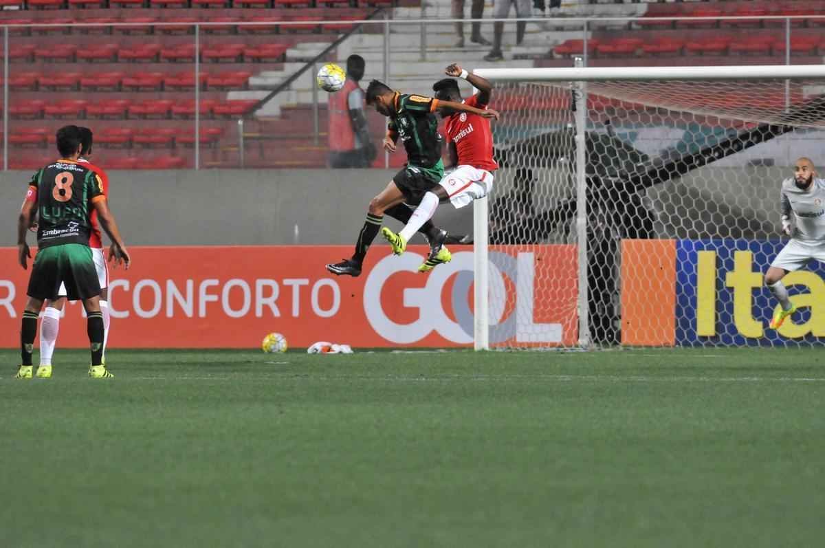 Imagens do jogo entre Amrica e Internacional no Independncia