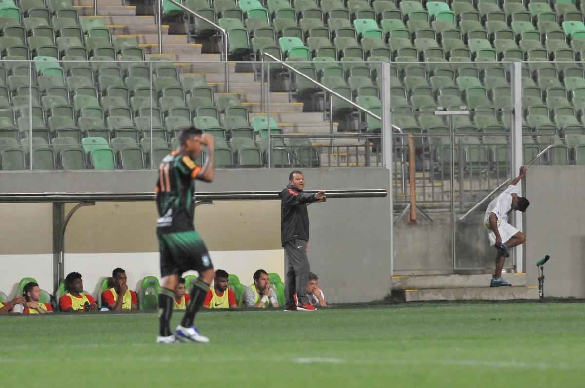 Imagens do jogo entre Amrica e Internacional no Independncia