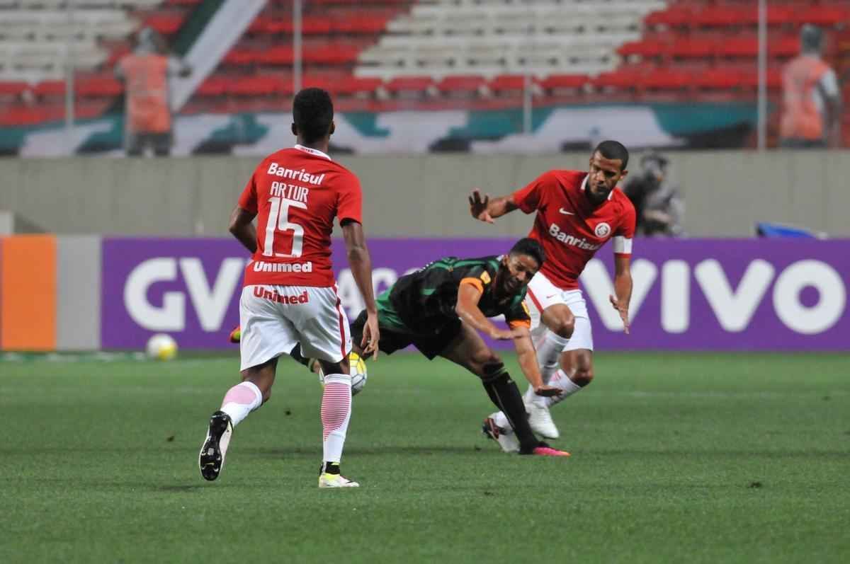 Imagens do jogo entre Amrica e Internacional no Independncia