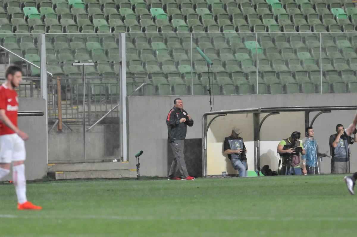 Imagens do jogo entre Amrica e Internacional no Independncia