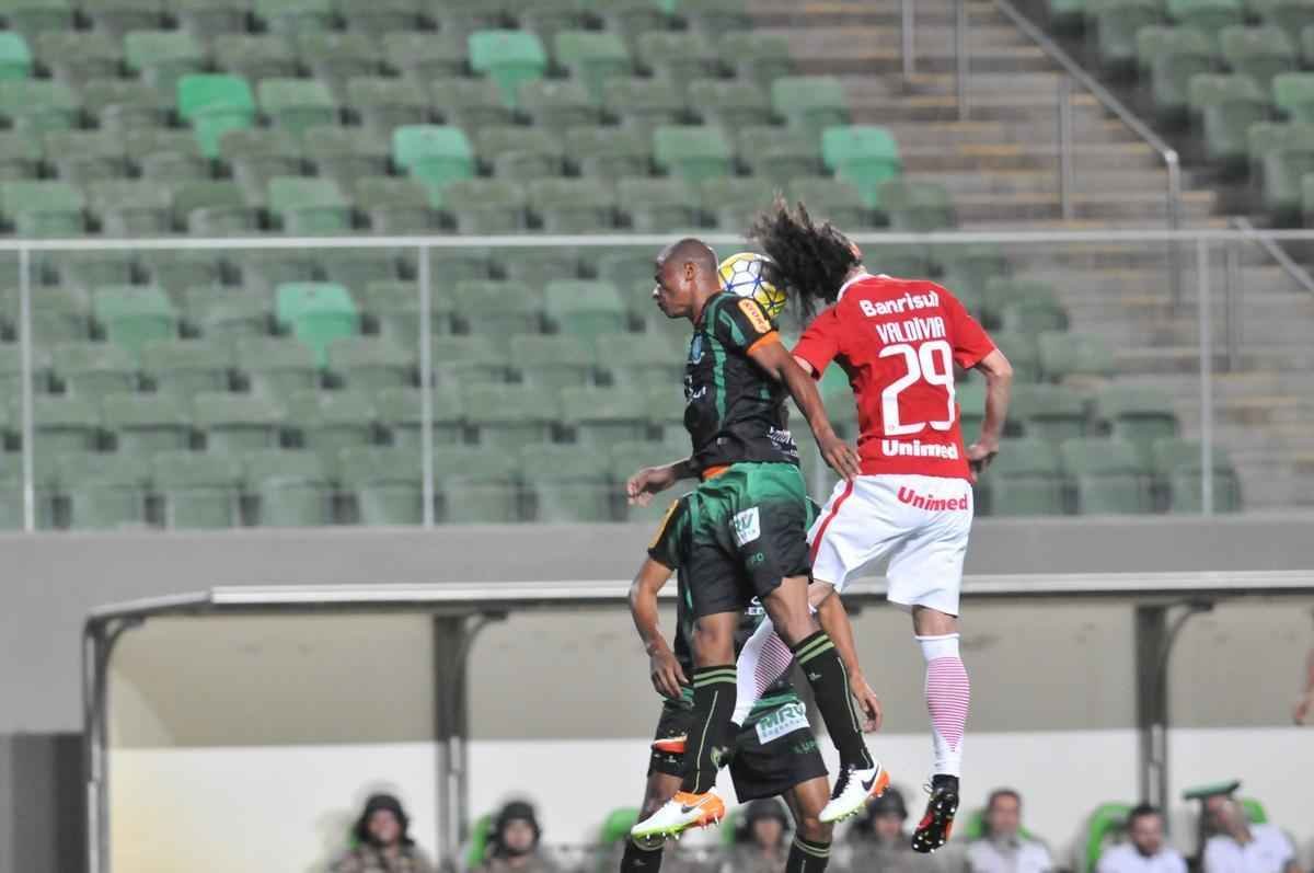 Imagens do jogo entre Amrica e Internacional no Independncia