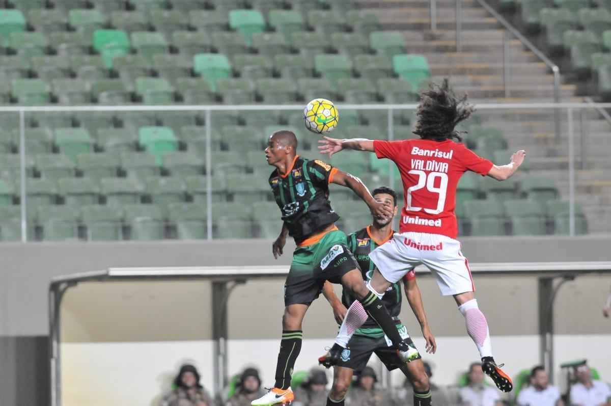 Imagens do jogo entre Amrica e Internacional no Independncia