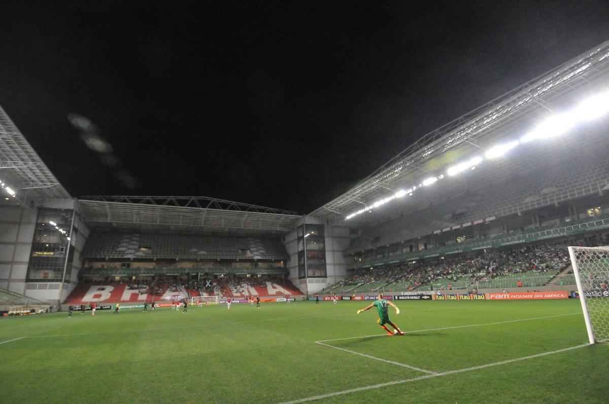 Imagens do jogo entre Amrica e Internacional no Independncia