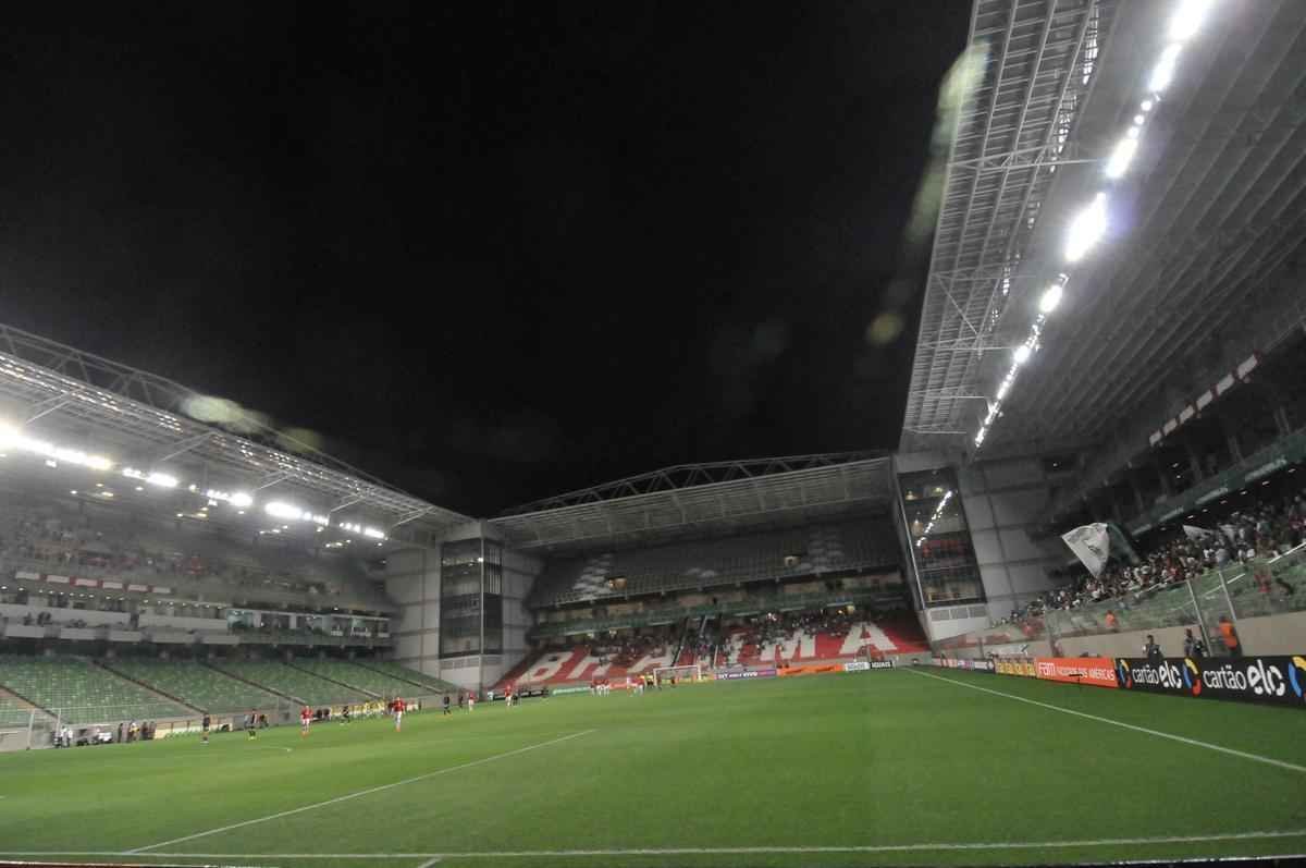 Imagens do jogo entre Amrica e Internacional no Independncia