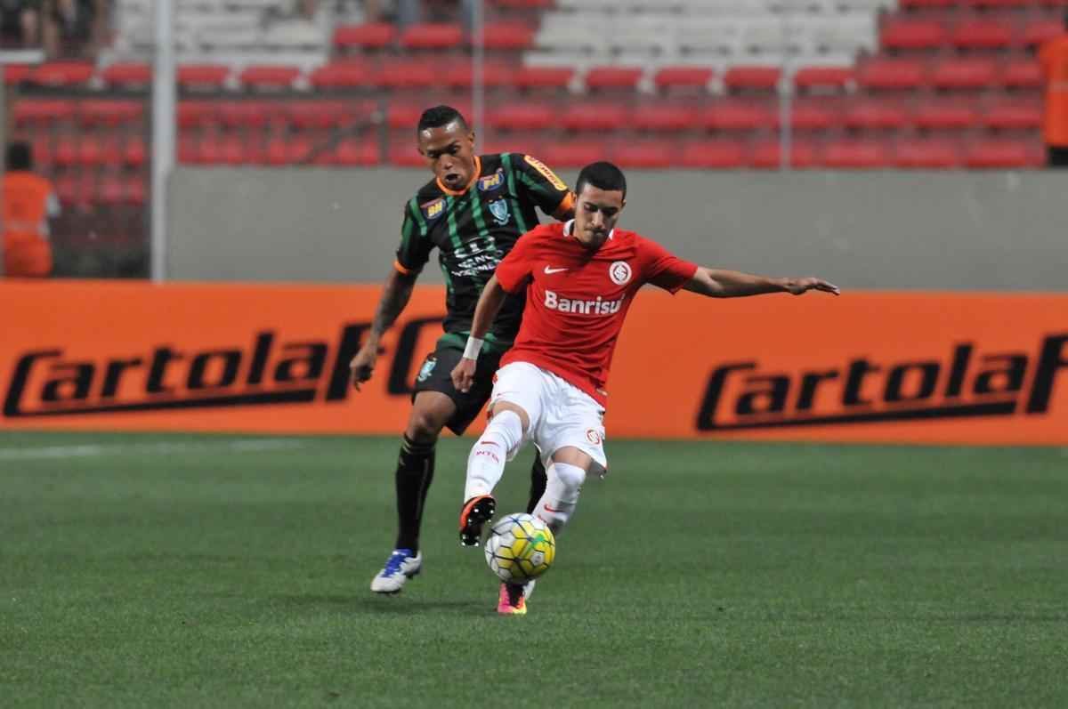 Imagens do jogo entre Amrica e Internacional no Independncia