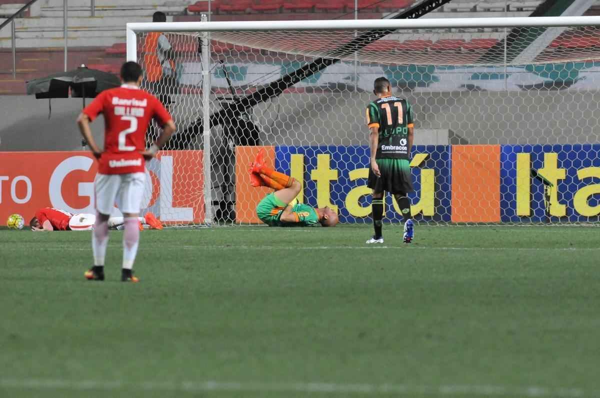 Imagens do jogo entre Amrica e Internacional no Independncia