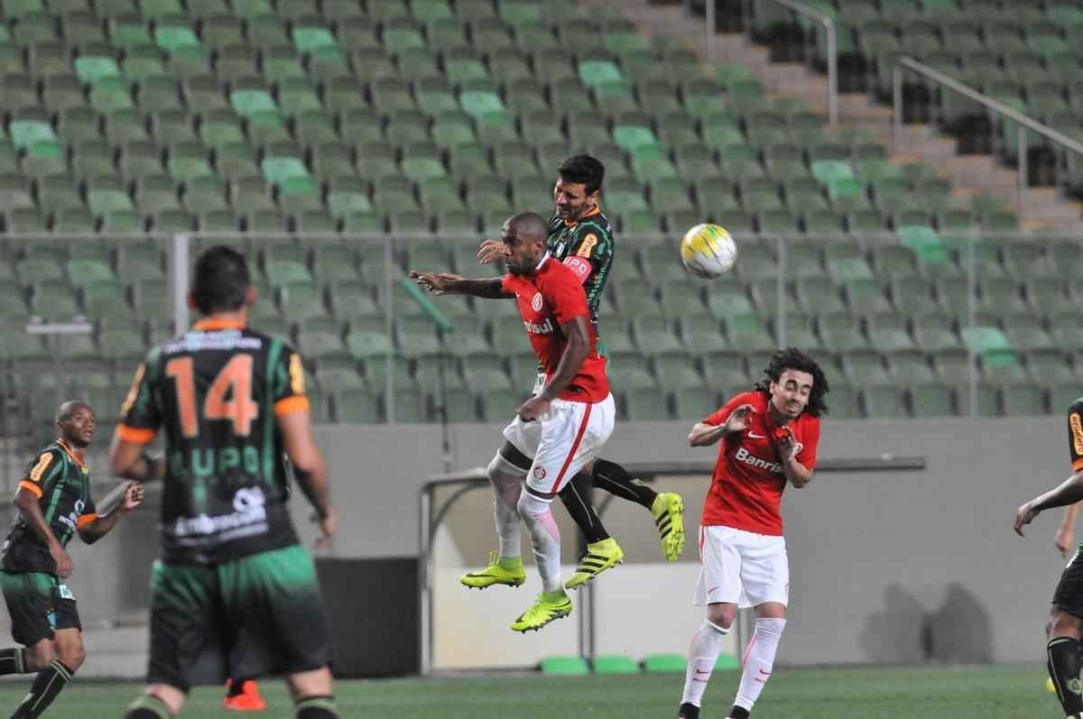 Imagens do jogo entre Amrica e Internacional no Independncia