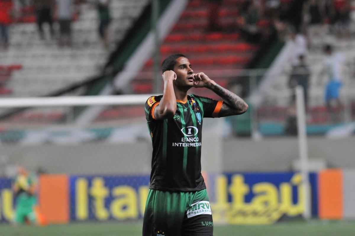 Imagens do jogo entre Amrica e Internacional no Independncia