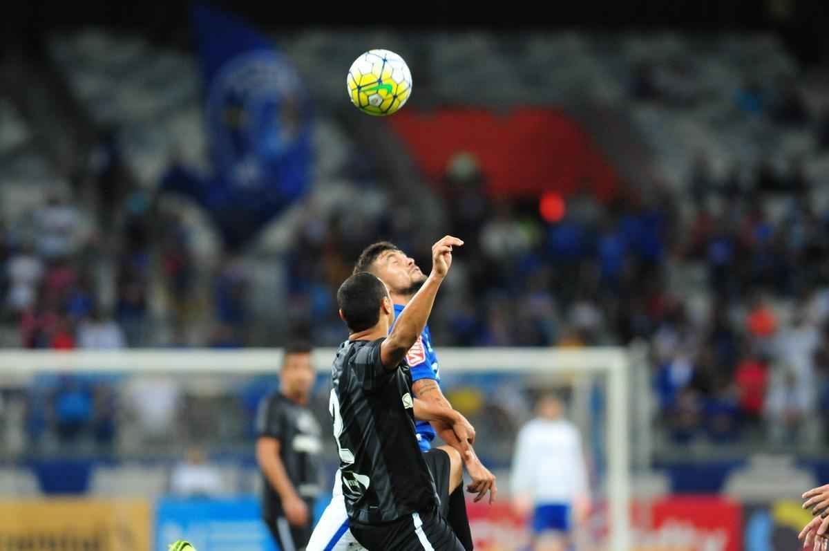 Fotos do jogo entre Cruzeiro e Botafogo, pela Copa do Brasil, no Mineiro