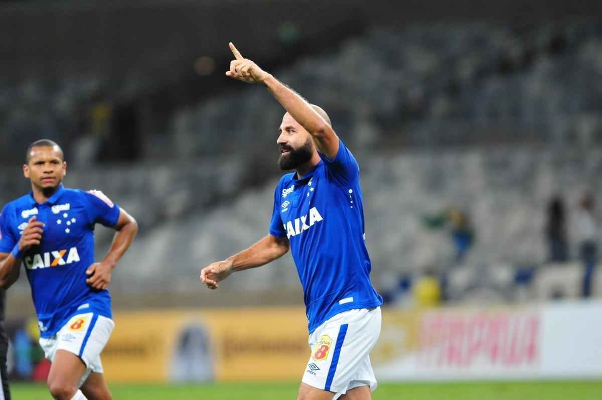 Fotos do jogo entre Cruzeiro e Botafogo, pela Copa do Brasil, no Mineiro