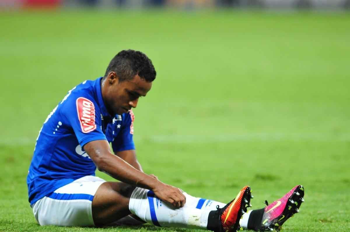 Fotos do jogo entre Cruzeiro e Botafogo, pela Copa do Brasil, no Mineiro