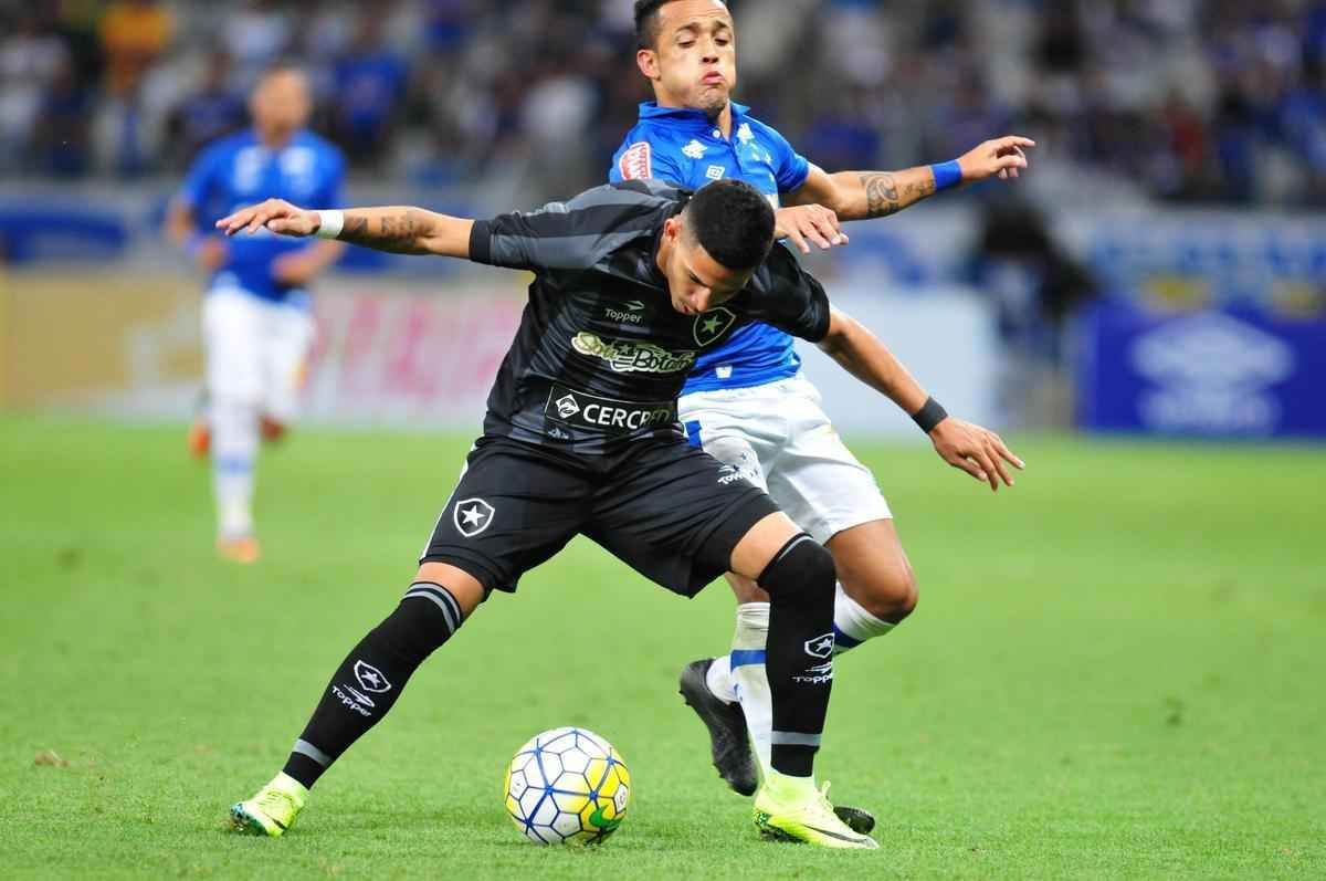 Fotos do jogo entre Cruzeiro e Botafogo, pela Copa do Brasil, no Mineiro