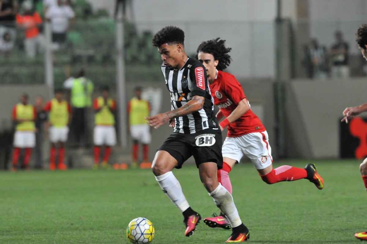 Fotos do segundo tempo da vitria do Atltico sobre o Inter por 3 a 1; Pratto fez terceiro gol