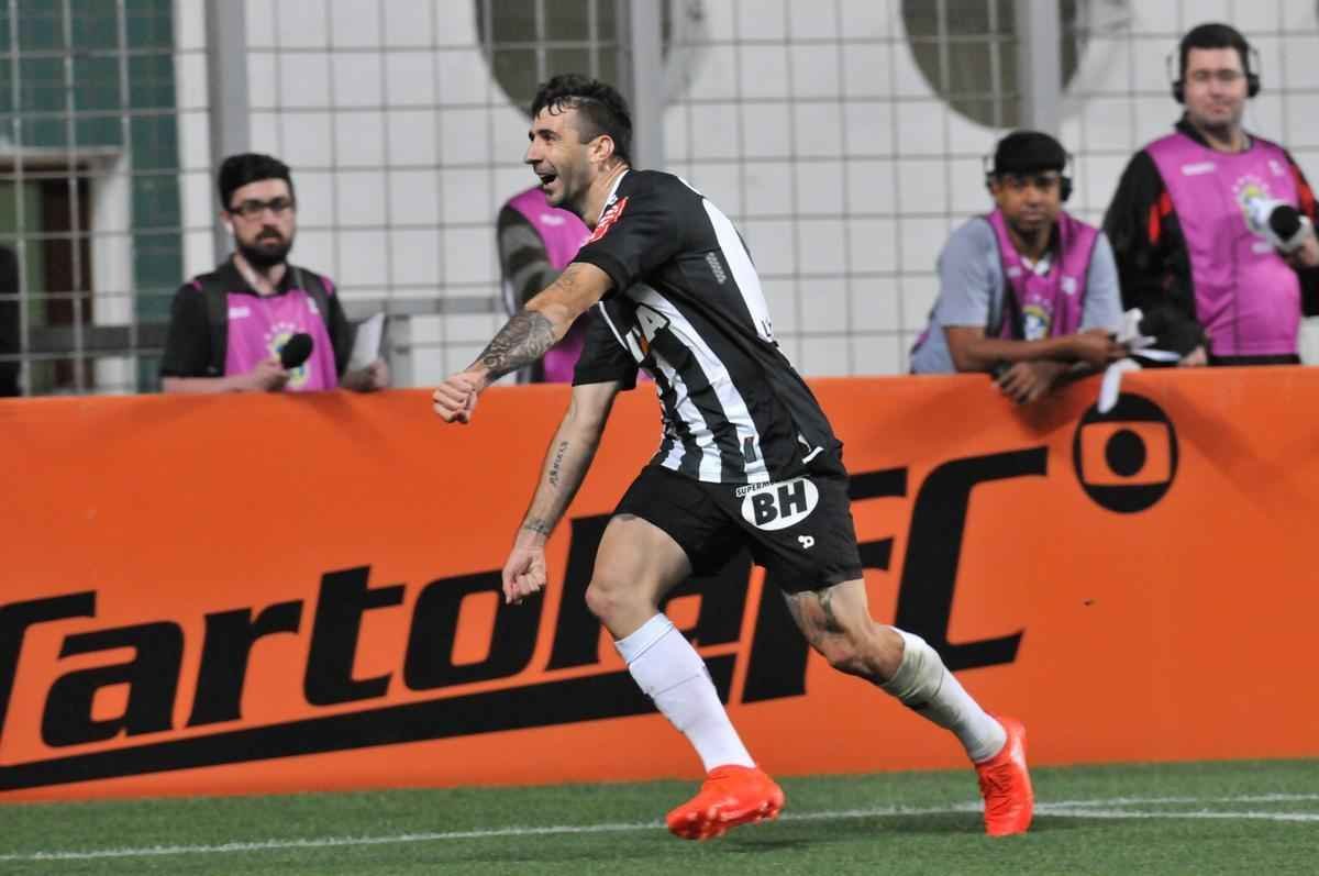 Fotos do segundo tempo da vitria do Atltico sobre o Inter por 3 a 1; Pratto fez terceiro gol