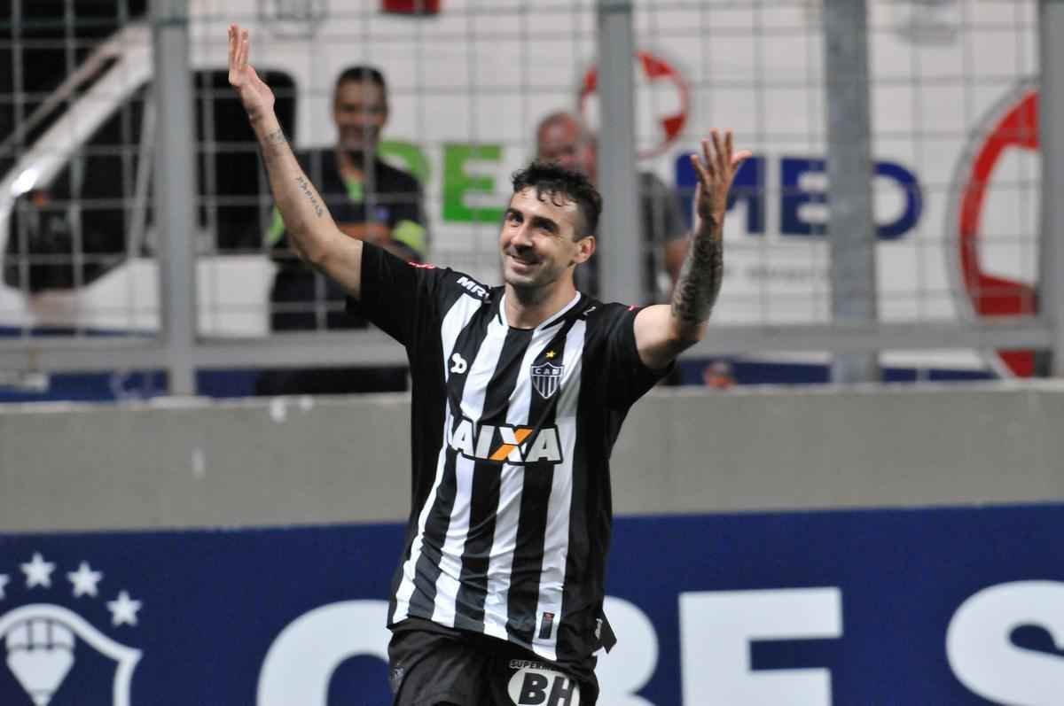 Fotos do segundo tempo da vitria do Atltico sobre o Inter por 3 a 1; Pratto fez terceiro gol