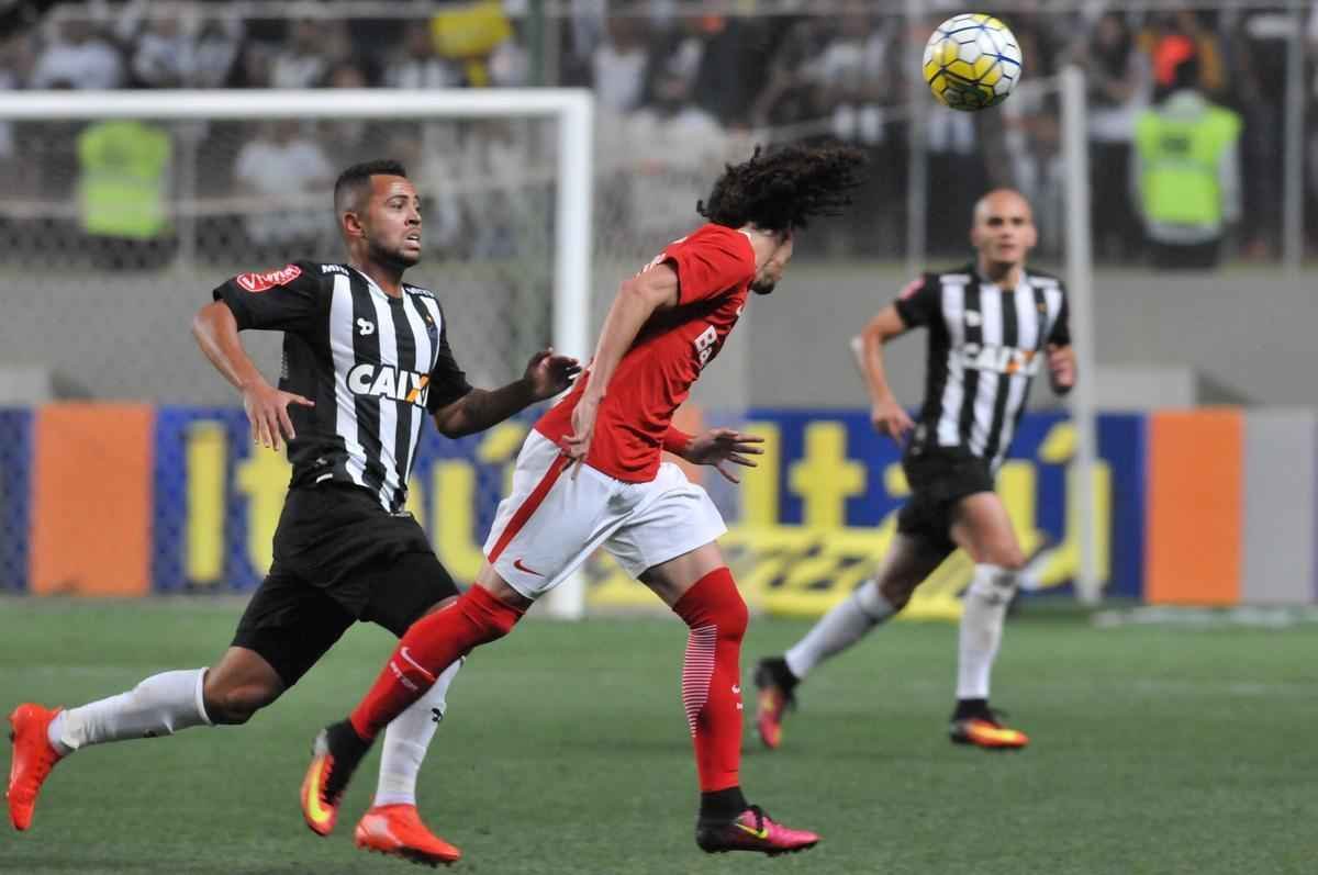 Fotos do segundo tempo da vitria do Atltico sobre o Inter por 3 a 1; Pratto fez terceiro gol