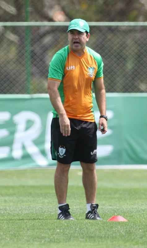 Confira imagens da entrevista exclusiva do tcnico Ederson Moreira