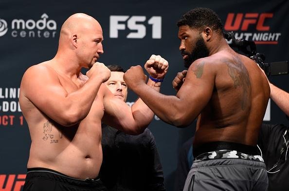 Pesagem do UFC em Portland - Cody East (118,4kg) x Curtis Blaydes (120,4kg) 