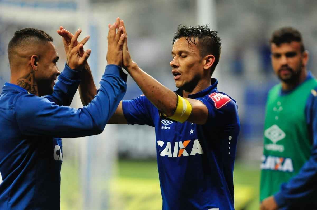 Cruzeiro x Grmio, jogo disputado no Mineiro e vlido pelo Campeonato Brasileiro