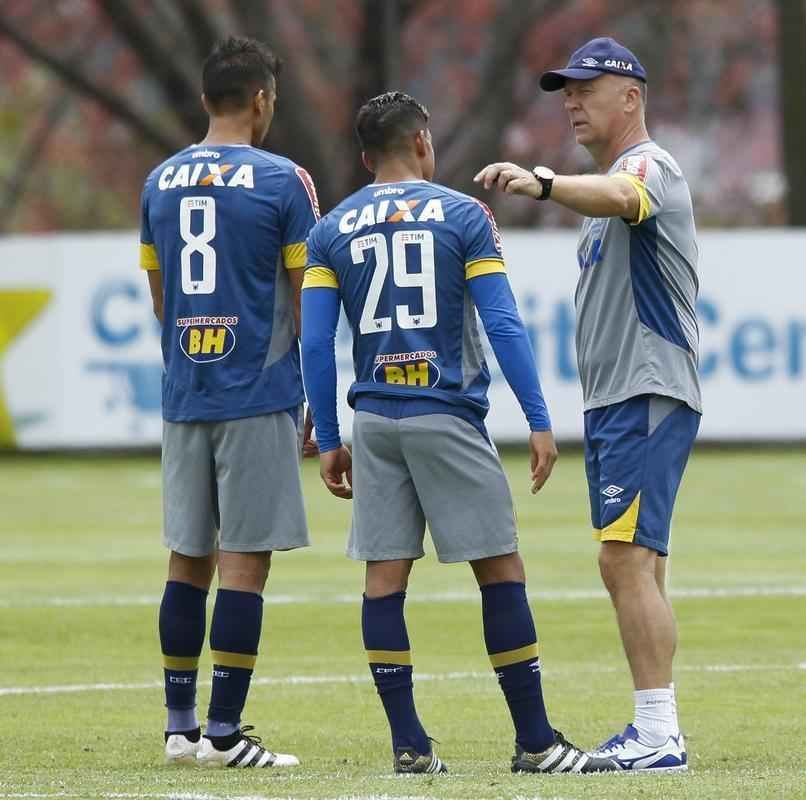 Mano comandou atividade tcnica nesta quarta, antes de Cruzeiro x Ponte, jogo de sbado, pela Srie A