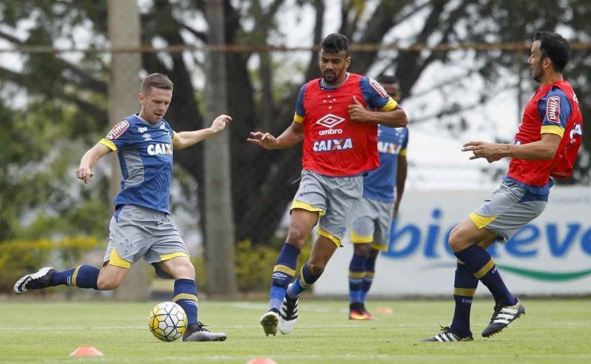 Mano comandou atividade tcnica nesta quarta, antes de Cruzeiro x Ponte, jogo de sbado, pela Srie A