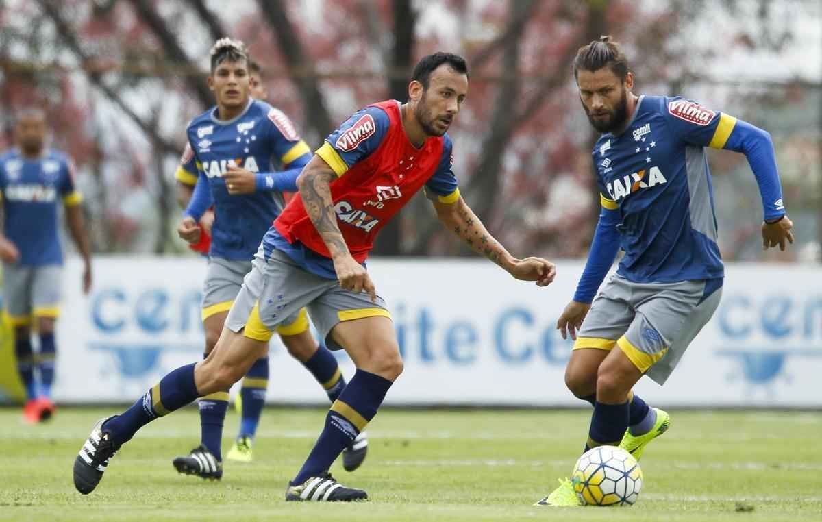 Mano comandou atividade tcnica nesta quarta, antes de Cruzeiro x Ponte, jogo de sbado, pela Srie A