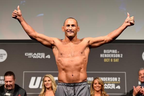 Pesagem do UFC 204 - Dan Henderson se despedir do octgono com disputa de cinturo