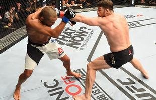 Na luta principal do UFC 204, em Manchester, Michael Bisping supera Dan Henderson em pol�mica decis�o un�nime dos ju�zes e tem sucesso na primeira defesa de cintur�o do peso m�dio