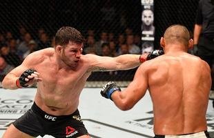 Na luta principal do UFC 204, em Manchester, Michael Bisping supera Dan Henderson em pol�mica decis�o un�nime dos ju�zes e tem sucesso na primeira defesa de cintur�o do peso m�dio