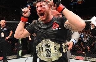 Na luta principal do UFC 204, em Manchester, Michael Bisping supera Dan Henderson em pol�mica decis�o un�nime dos ju�zes e tem sucesso na primeira defesa de cintur�o do peso m�dio