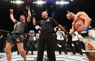 Na luta principal do UFC 204, em Manchester, Michael Bisping supera Dan Henderson em pol�mica decis�o un�nime dos ju�zes e tem sucesso na primeira defesa de cintur�o do peso m�dio