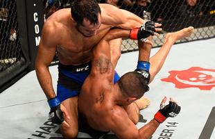 Na luta coprincipal do UFC 204, em Manchester, Vitor Belfort no resiste e acaba derrotado por nocaute tcnico pelo holands Gegard Mousasi, no segundo round. Esta foi a segunda derrota seguida do Fenmeno no UFC